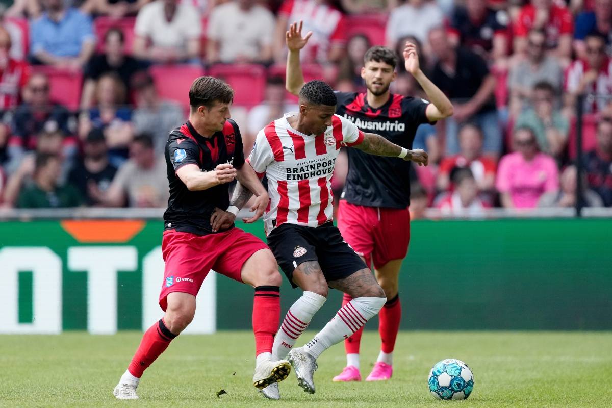 张懿赵杰U16亚洲杯集锦：对阵韩国得到18分11助攻