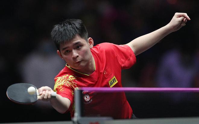 布云朝克特 布云朝克特